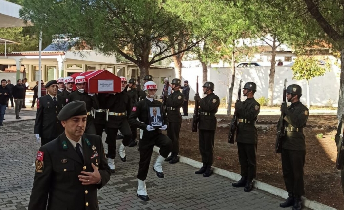 Kıbrıs gazisi Halil ibrahim Koz askeri törenle son yolculuğuna uğurlandı
