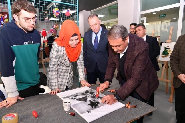 Vali Şıldak’tan Toplumun Farklı Kesimlerine Yılbaşı Ziyaretleri