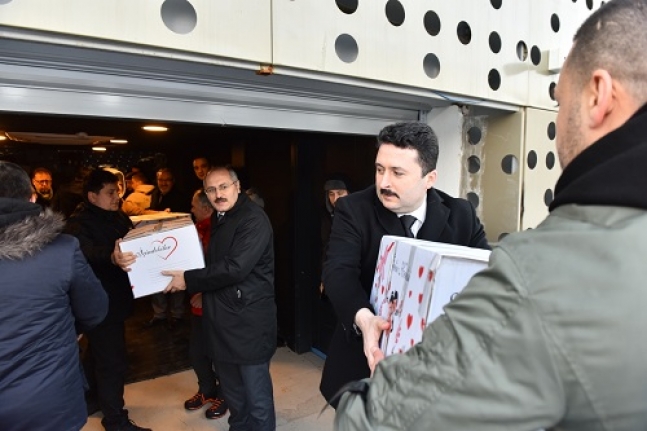 Altıeylül Belediyesi "asrın felaketini yaşayan depremzedeler için seferber oldu