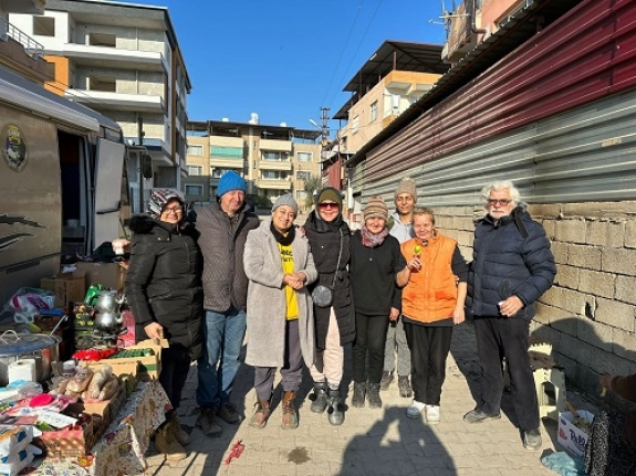 Ayvalıklı Gönüllü Hatay’da Binlerce insana seyyar mutfağıyla umut oldu