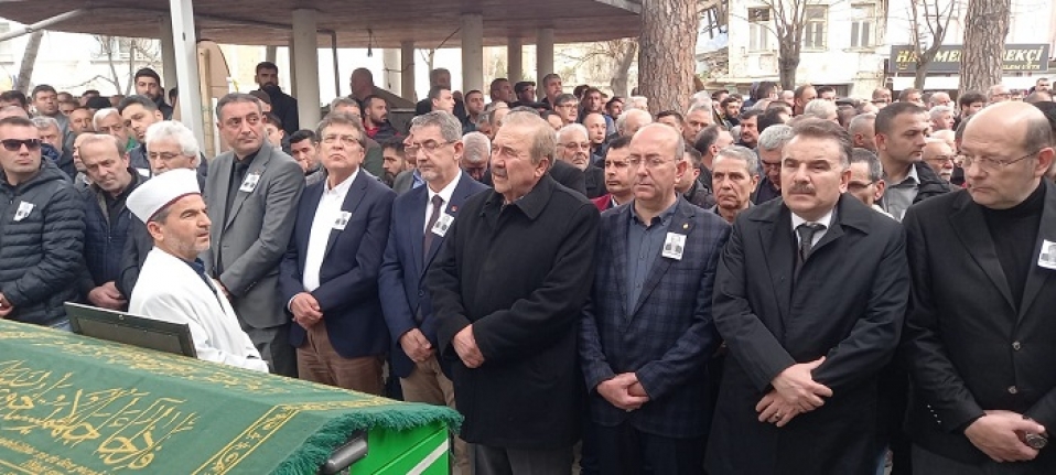 Efsane Başkan Mustafa Alparslan dualarla son yolculuğuna uğurlandı