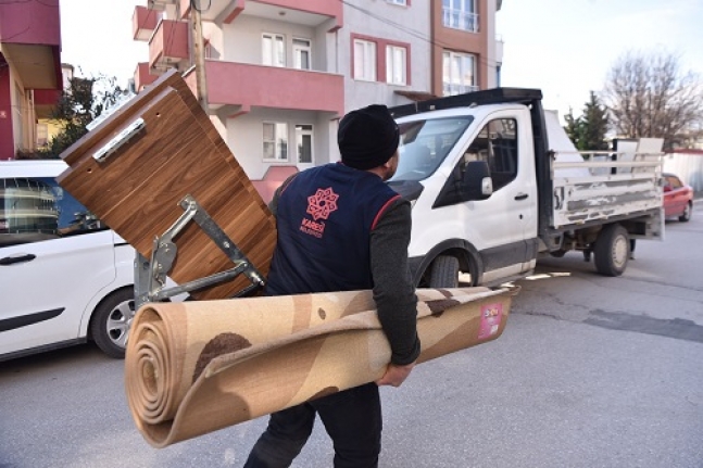  Karesi ’de yaraları birlikte sarılıyor