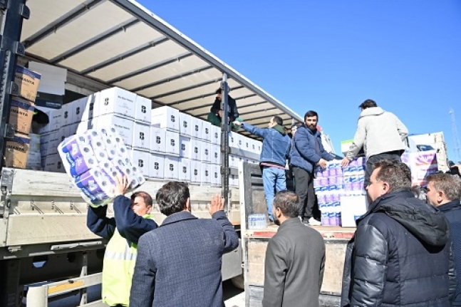 Yardım TIR’ları Bölgeye Ulaşıyor