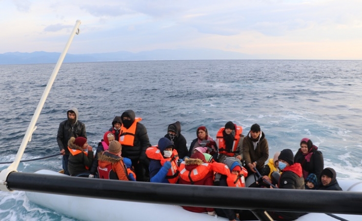 Yine Yunanistan, Yine Ayvalık. Ayvalık’ta Türk karasularına itilen 28 göçmen kurtarıldı