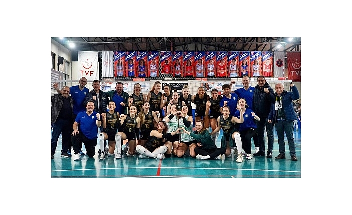 Altınoluk Voleybol yoluna kayıpsız devam ediyor