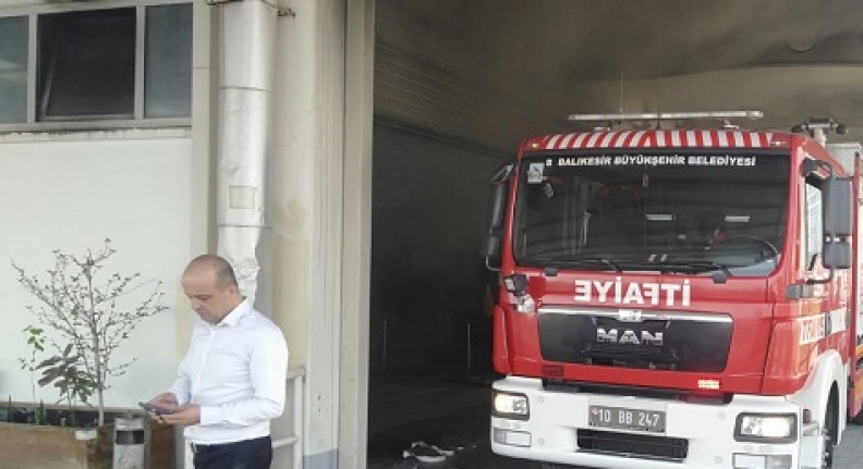 Balıkesir'de otomobil yetkili servisinde çıkan yangın korkuttu