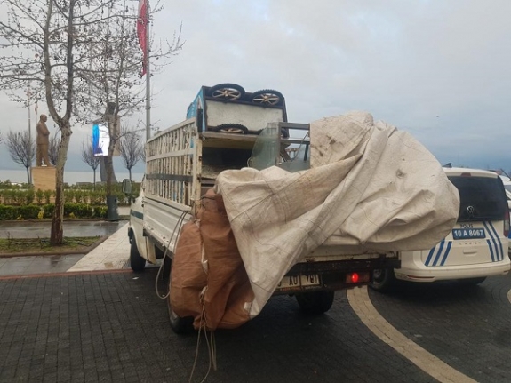 Edremit'te midyeci esnafın ekmek teknesini çalanlar polise yakalandı