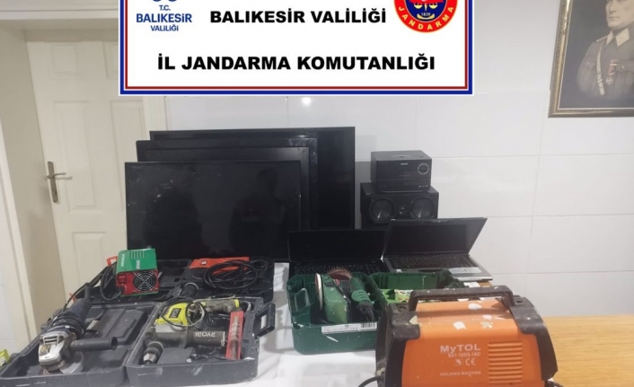 Jandarma ev faresi 2 kişiyi yakaladı