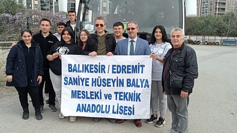 Saniye Hüseyin Balya MTAL Okulu Bayramda Depremzedeleri Unutmadı