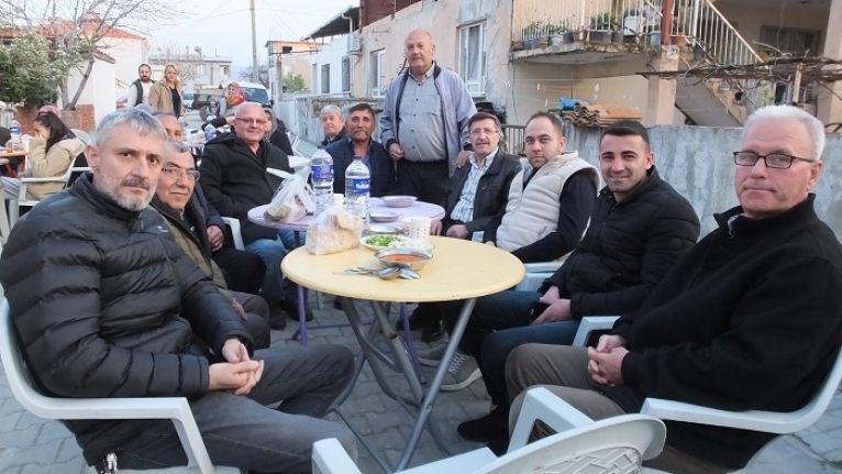 Toplu iftar geleneğini şehirde yaşatıyorlar