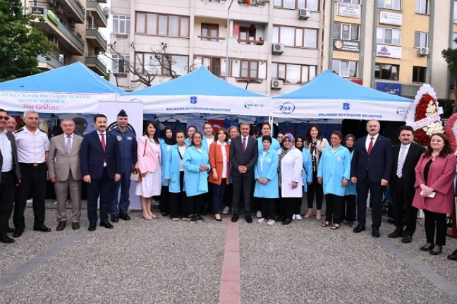 Altıeylül Sosyal Dayanışma Merkezi’nin Kurs Sonu Sergisi Göz Kamaştırdı