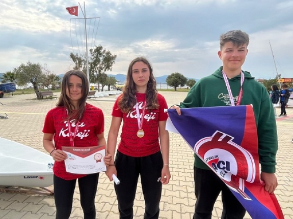 Ayvalıklı yelkenci Nurhayat’tan yepyeni bir başarı daha İmza Attı
