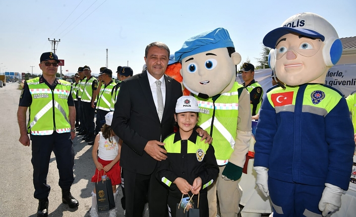 “Trafik Farkındalığı Uygulaması”nda Kurallar Hatırlatıldı