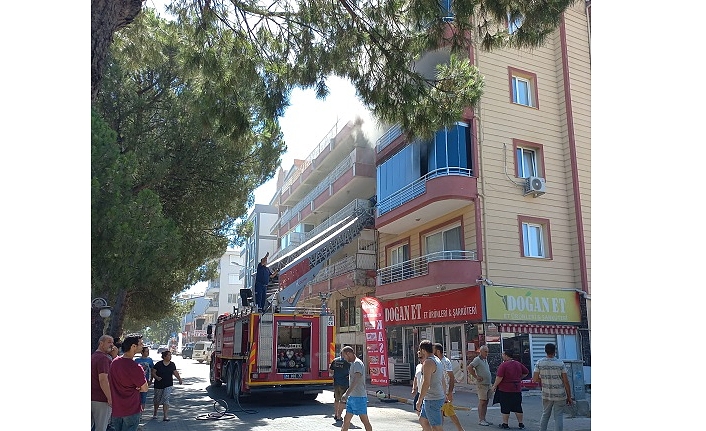 Altınova’da korkutan ev yangını