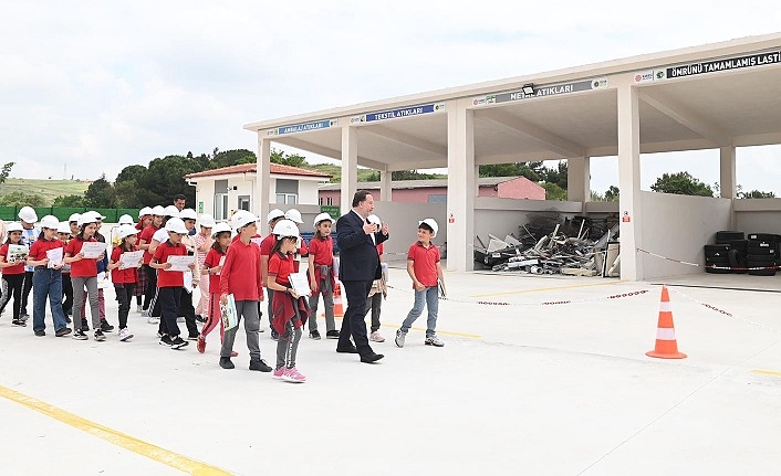 Karesi ’de Tonlarca Atık Geri Dönüşüm İçin Toplandı