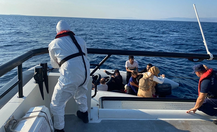 Ayvalık’ta Türk karasularına itilen 19 göçmen kurtarıldı