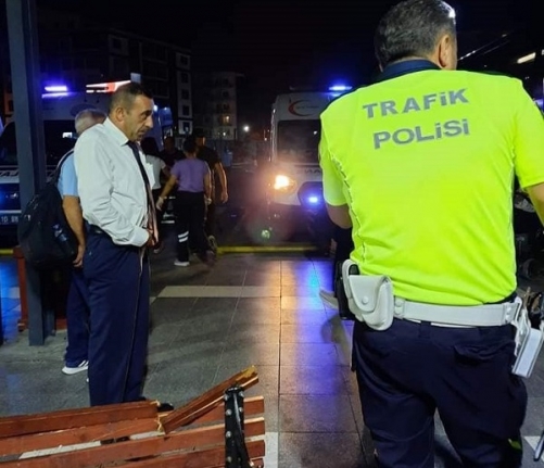 Edremit otobüs terminalinde dehşete düşüren görüntü: Aniden hareket eden otobüs 2 çocuğu böyle altına aldı