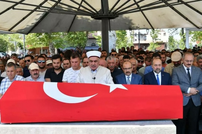 Şehit polis memuru Melike Dilek hüzünle son yolculuğuna uğurlandı