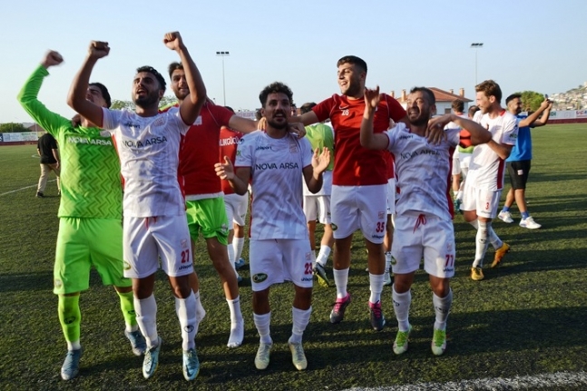 Ayvalık gücü Belediye spor galibiyetle tanıştı: 2-1