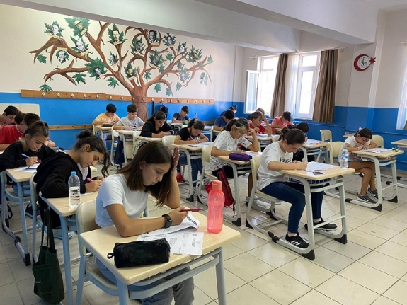 Balıkesir'de 3983 Öğrenci DYK Hazır Bulunuşluk Sınavına Katıldı