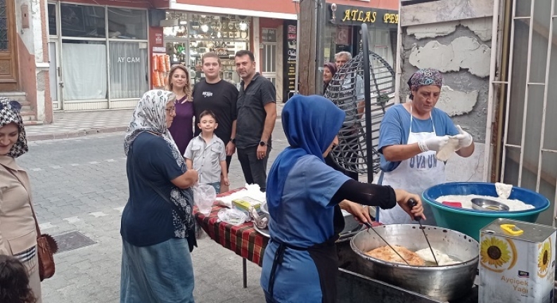 Edremit Atlas Perde şehitlerimiz için lokma döktürdü