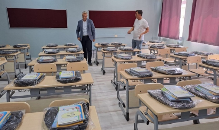 Edremit'te uyum haftası başlıyor, kitaplar ve çantaları öğrencileri bekliyor