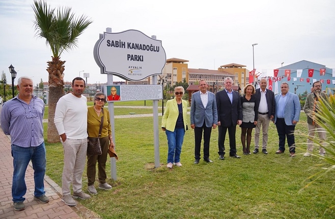 Ayvalık Adliyesi Karşısındaki Parka, Yargıtay Onursal Cumhuriyet Başsavcısı Sabih Kanadoğlu’nun Adı Verildi