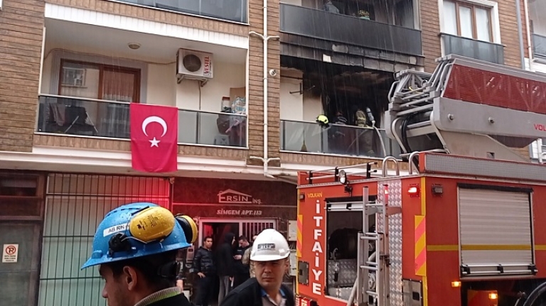 Edremit'te elektrik kontağından çıkan yangın korkuttu