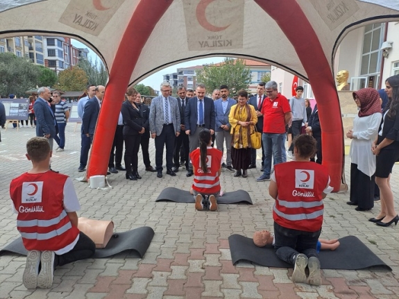 Edremit’te Kızılay Haftası Etkinliklerle Kutlandı