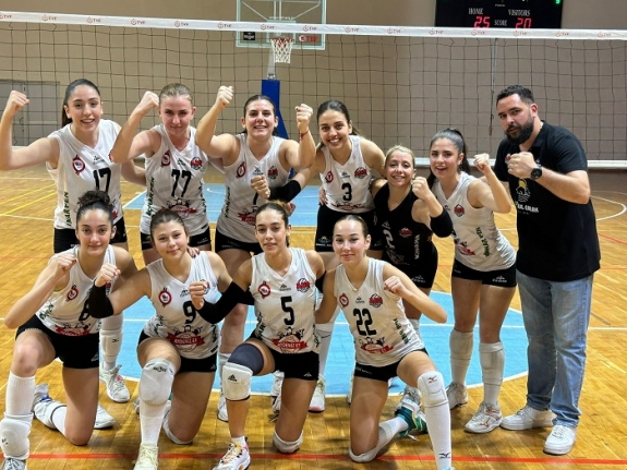 Voleybol 2. Ligde Aydeniz Et Gelişim Spor Yeşil Bayramiç’i De Devirdi