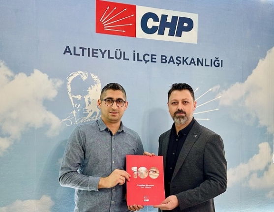 Altıeylül'de gazeteci Namlı, CHP'den aday adayı oldu