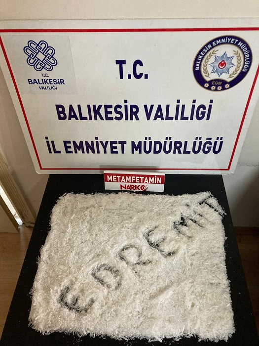 Edremit'te narkotik köpeği 'Yaşa' bingo yaptı. 1 Kilo 544 gram Metamfetamin ele geçirildi