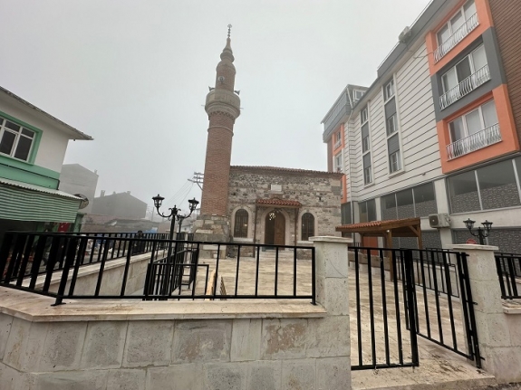 Tarihi Kepsut Oruç Bey Camii Cemaatiyle Buluşuyor