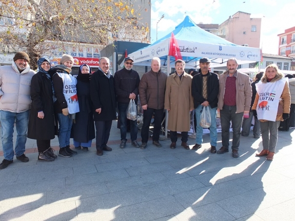 Burhaniye’de Filistin’e Yardım Kermesi düzenlendi