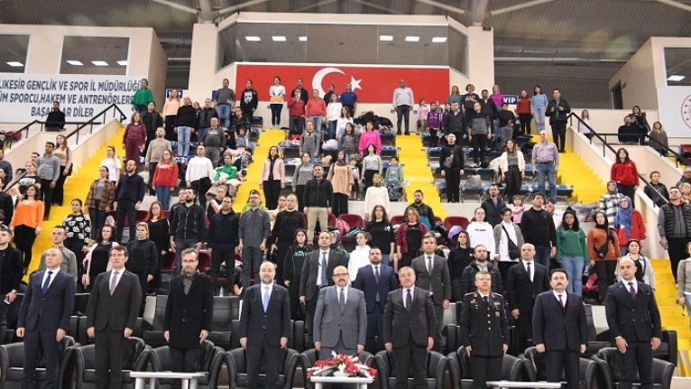 İller arası Balıkesir 6. Kuvayı Milliye Artistik Cimnastik Kupası Başladı