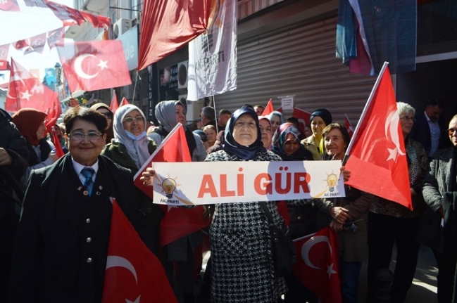 Ayvalık’ta Cumhur İttifakı Belediye Başkan Adayı Ali Gür Sahaya İndi