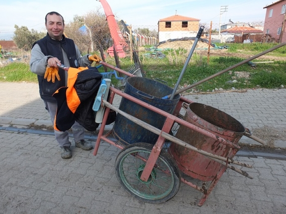 Burhaniye’de 2 mahallenin temizliği ondan soruluyor