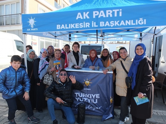 Burhaniye’de AK Kadınlar aday tanıtımı yaptı