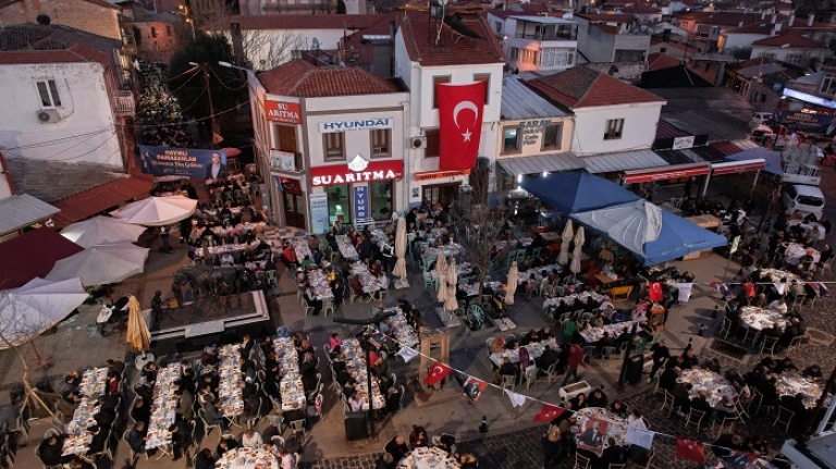 Ayvalık'ta ilk iftar