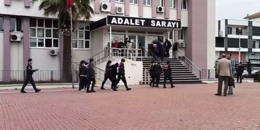 Ayvalık'ta jandarma'dan nefes nefese fuhuş operasyonu