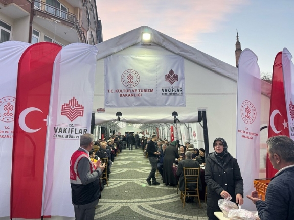 Balıkesir ve Çanakkale'de Vakıflar’dan ilk toplu iftara ilgi büyük oldu