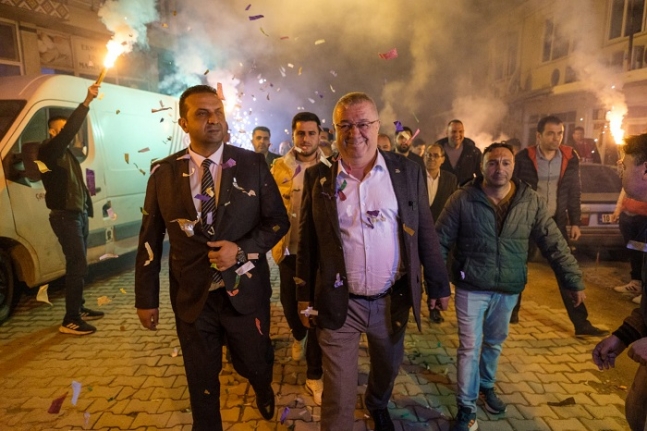 Bu coşku her yerde. Mehmet Ertaş, "Verdiğiniz görevin hakkını vereceğimizden kuşkunuz olmasın"