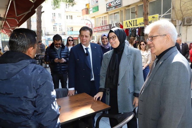 Genel Başkan Yardımcısı Belgin Uygur, Burhaniyelilerle bir araya geldi