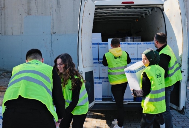 İzmirli Genç Boşnaklardan Ramazan Yardımı