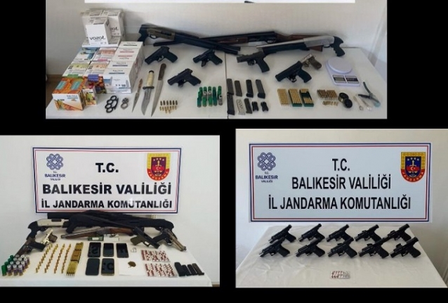 Jandarmanın 4 il'de eş zamanlı düzenlediği operasyonda adeta cephanelik çıktı