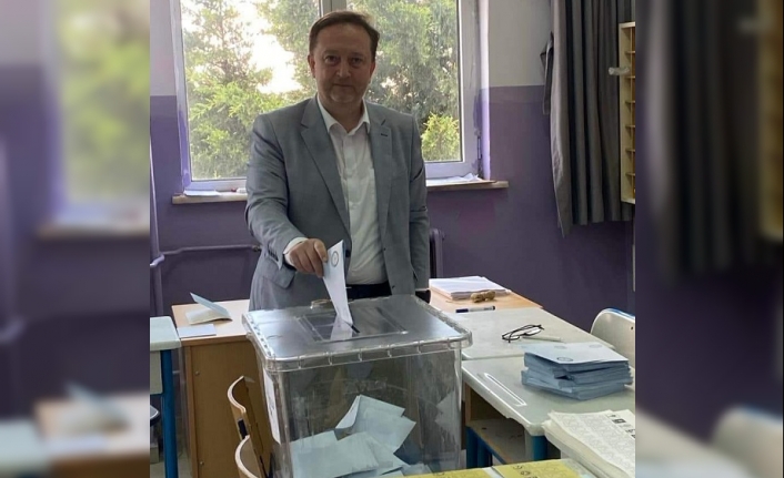 Karesi Belediye Başkan Adayı Dinçer Orkan Oyunu Kullandı