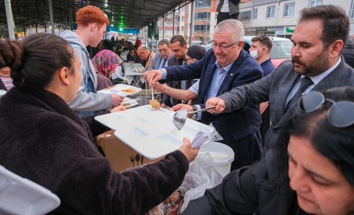 Mehmet Ertaş Ve Akın Tuzcumurat Mahallesi’nde Binlerce Edremitli İle İftar Yaptı