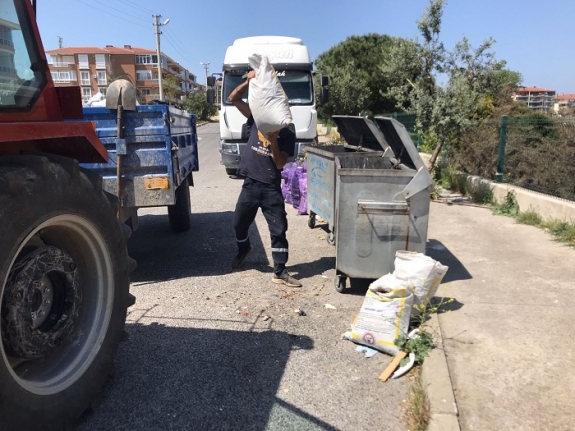 Ayvalık Belediyesi, Bayram Tatilinde Yaklaşık 15 Bin Ton Çöp Topladı