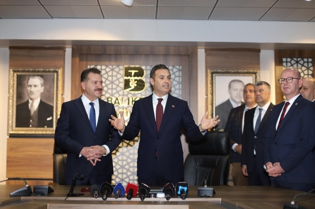 Balıkesir Büyükşehir Belediye Başkanı Ahmet Akın : "Seçimin Kaybedeni Yok, Tüm Balıkesir Kazandı" dedi