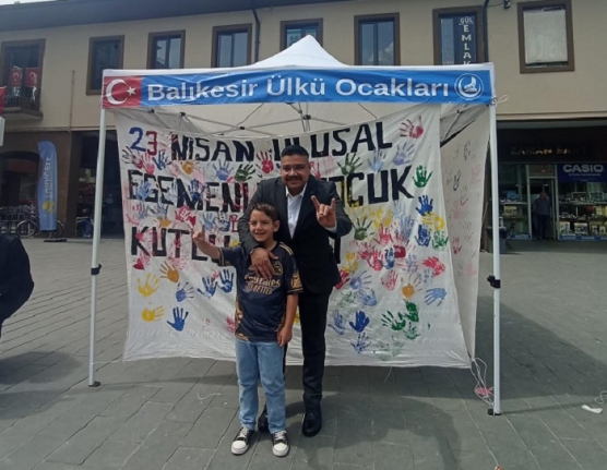 Balıkesir Ülkü Ocakları 23 Nisan'ı Çocuklarla Kutladı